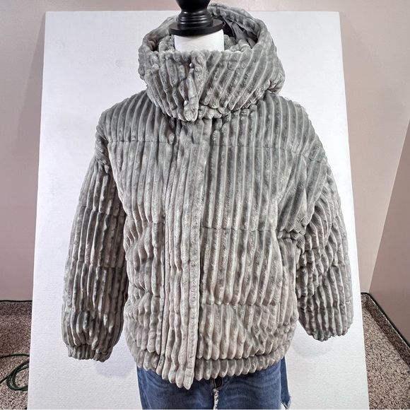 American Eagle Women’s Small Gray Soft Ribbed Textured Puffer Coat Jacket New - Picture 4 of 16